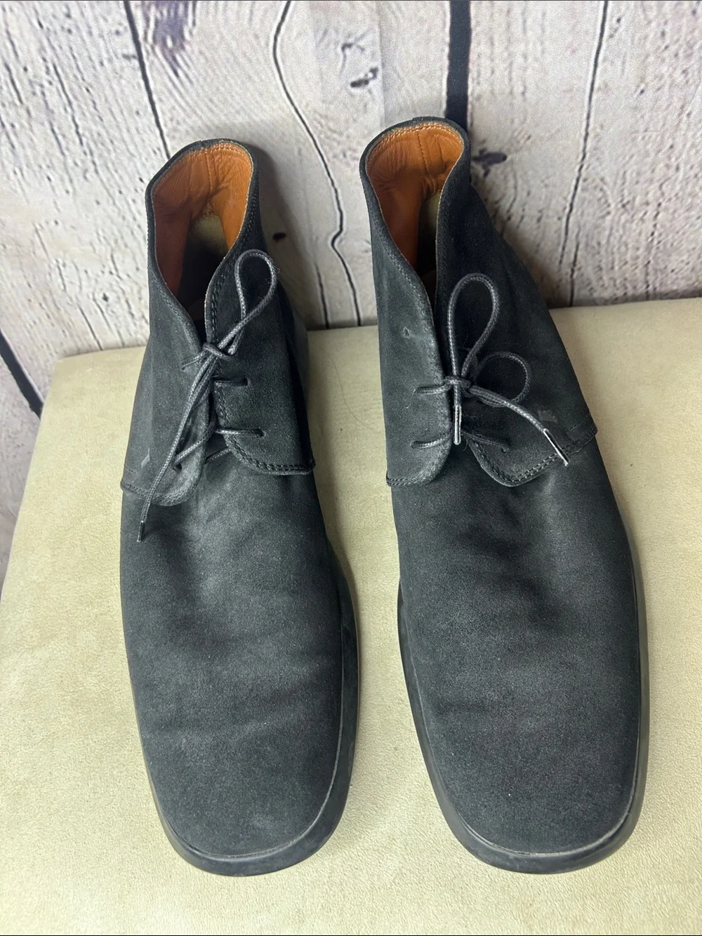 Tod”s suede desert boot chukka black size 9.5. Very good condition
